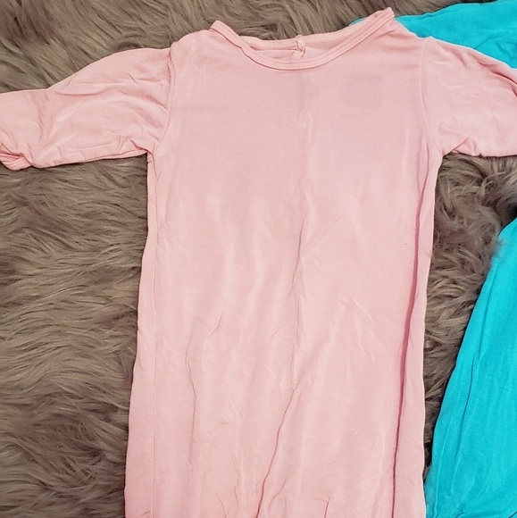 Kickee gowns - Picture 2 of 4